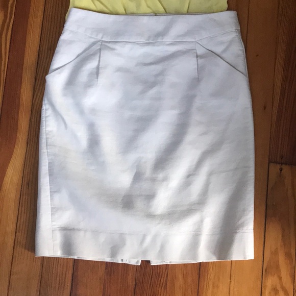 Insanely flattering J.Crew pencil skirt w/ POCKETS - Picture 2 of 6